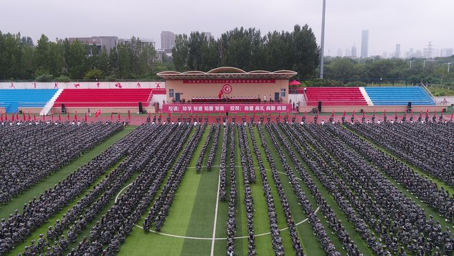 齐鲁理工学院2025级新生军政训练正式开启