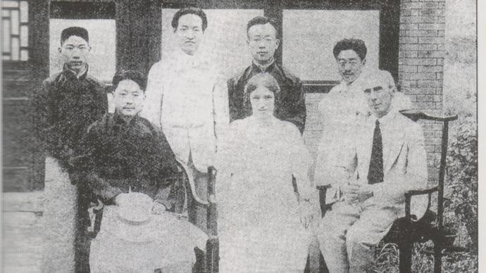 一百年前，他为罗素访华做翻译，到什么地方用什么方言